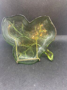 Hazel Atlas Avocado Green Leaf Tray